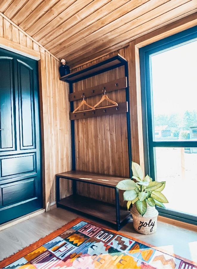 Joly Tiny House Hotel Overijse Exterior photo